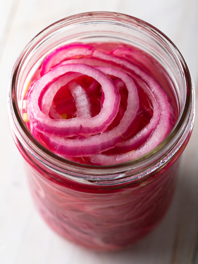 7 Quick Pickled Onion Recipes for a Tangy Twist!